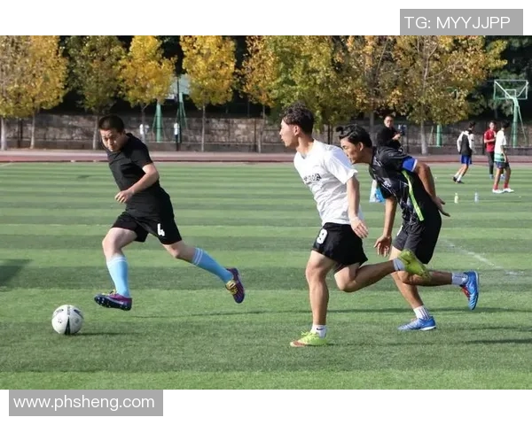 黄娜专访：从绿茵场到人生舞台的足球旅程回顾与展望